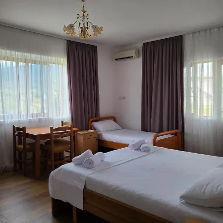 Wild River بيت ضيافة Përmet